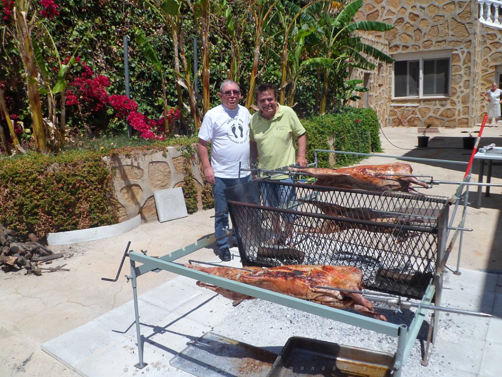 UN MECHOUI AVEC LES AMIS PN D ANDALOUSIE 9 05 2013 A MOJACA (58).JPG
